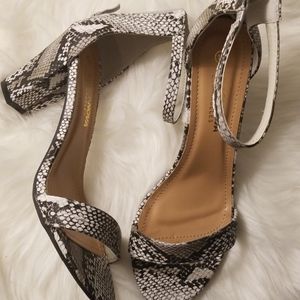 New Animal Print Fashion Nova shoes size 10.
